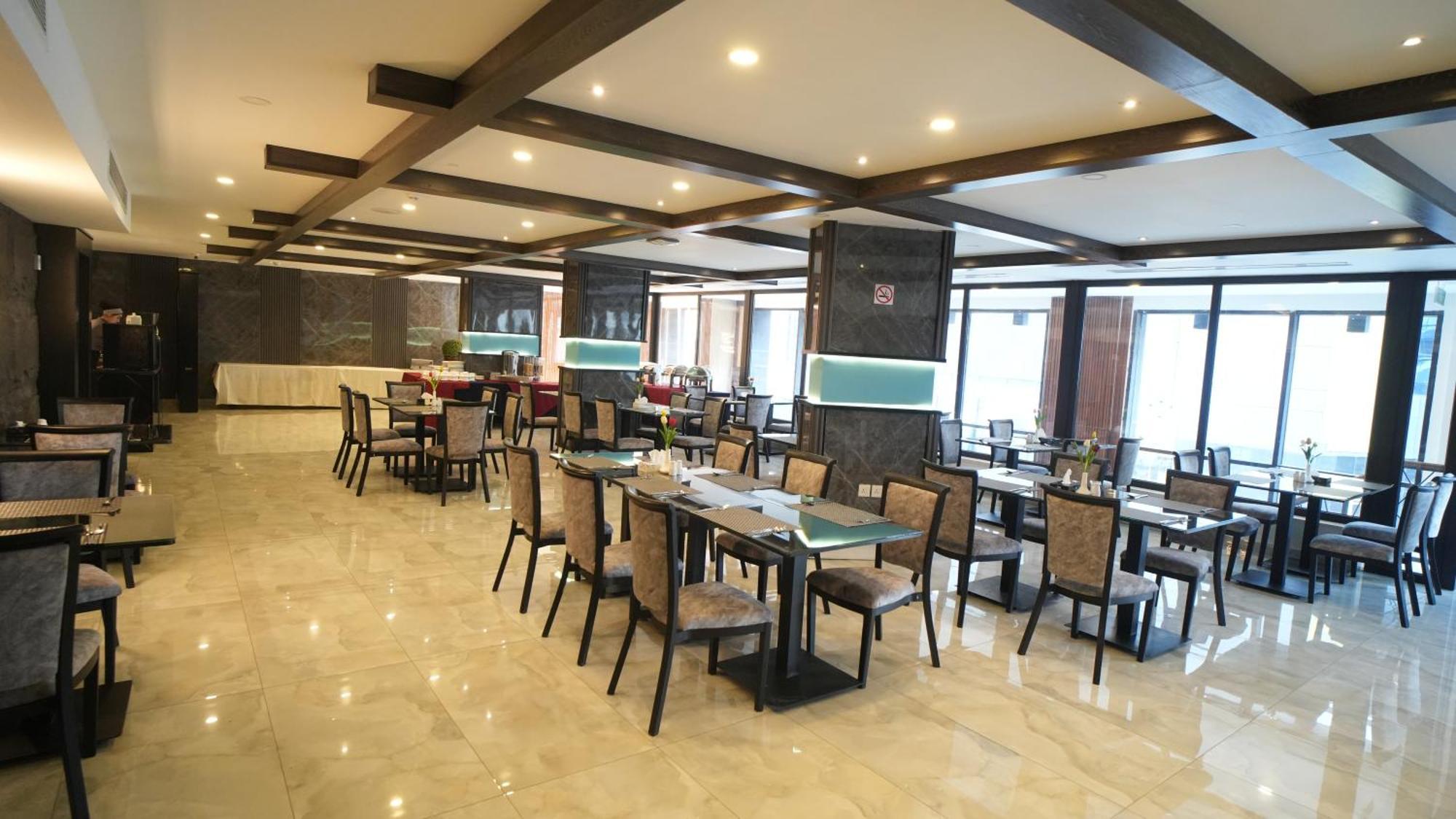 Luxury Palace Hotel Amman Buitenkant foto