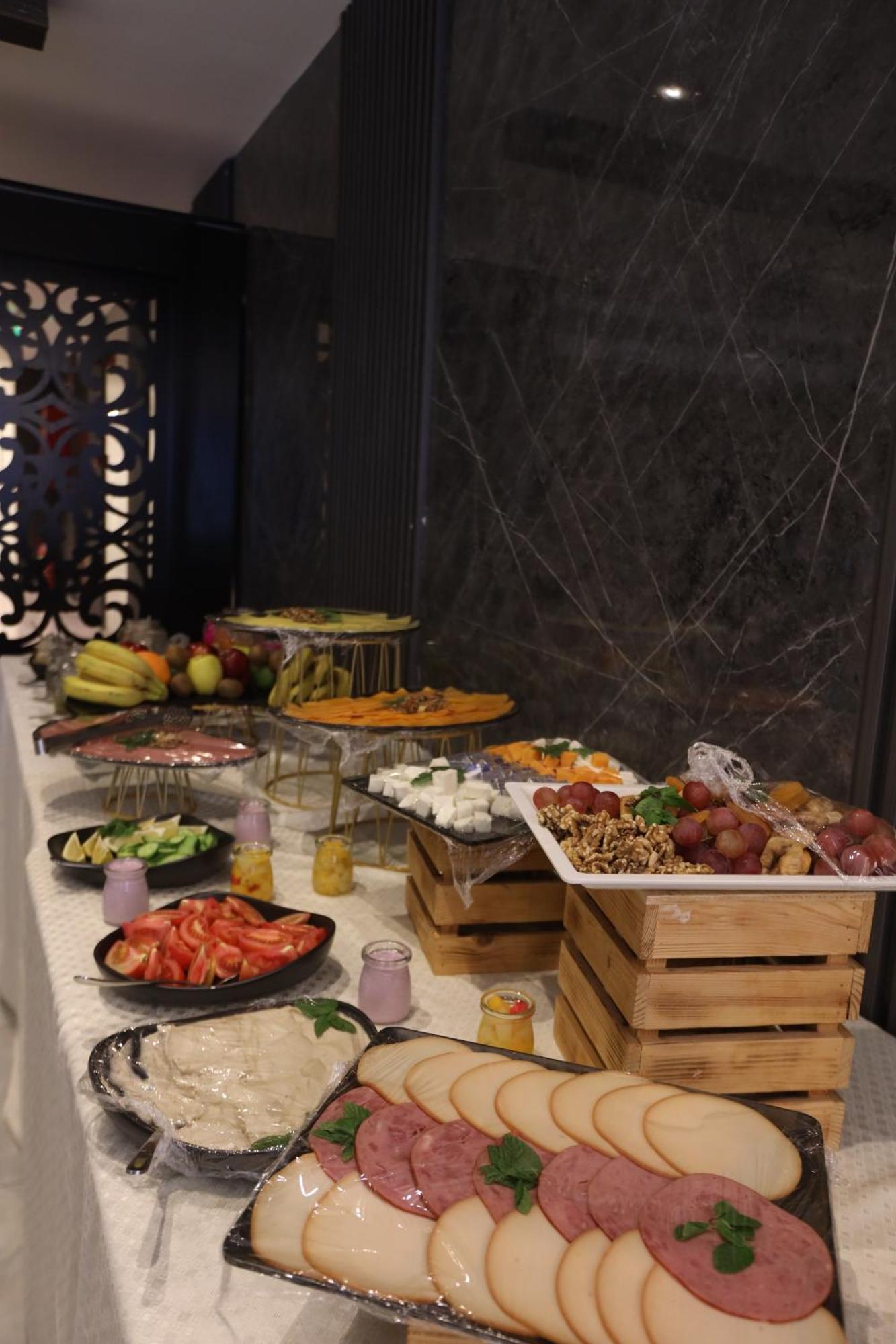Luxury Palace Hotel Amman Buitenkant foto